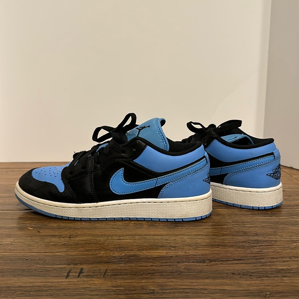 Boys Nike Air Jordan 1 Low